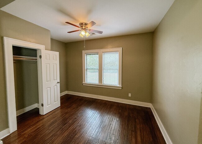 Building Photo - $500 OFF FIRST MONTHS RENT | Duplex in OKC!