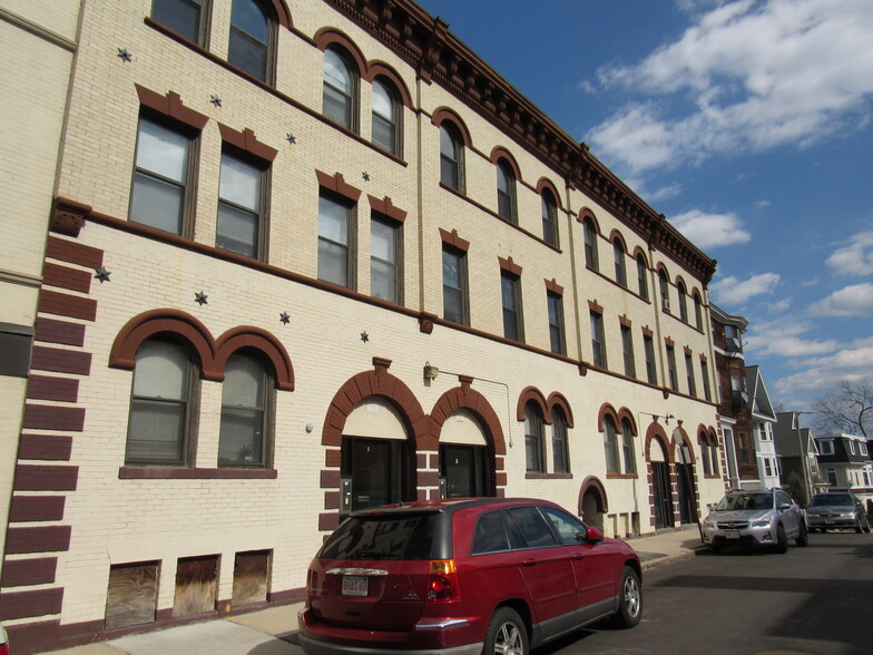 Building Photo - 6 Dorr St