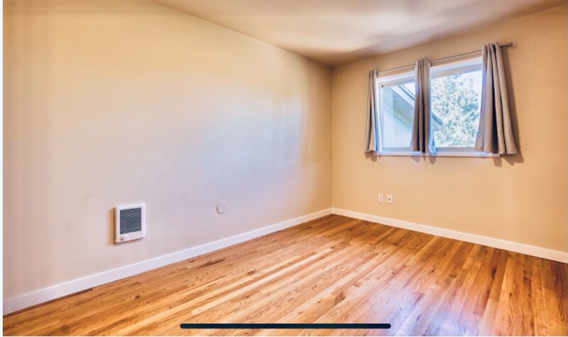 Building Photo - 3720 W Grandview Ave