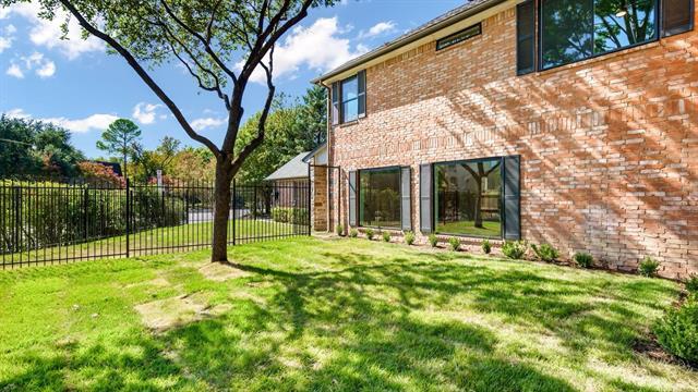Building Photo - 5413 Live Oak St