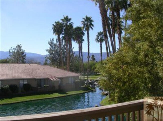 Building Photo - Beautiful Condo by the Lake