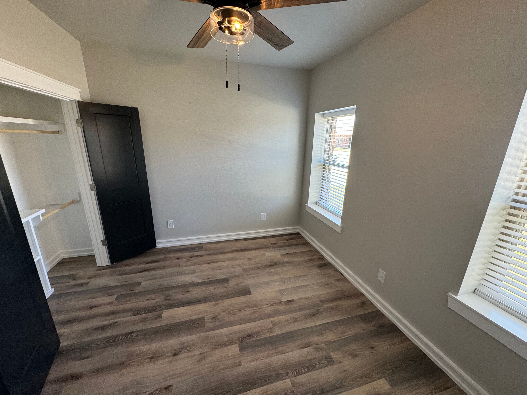 Building Photo - 904 N Fulton Ave