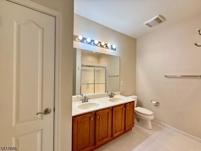 Building Photo - 2214 Ramapo Ct