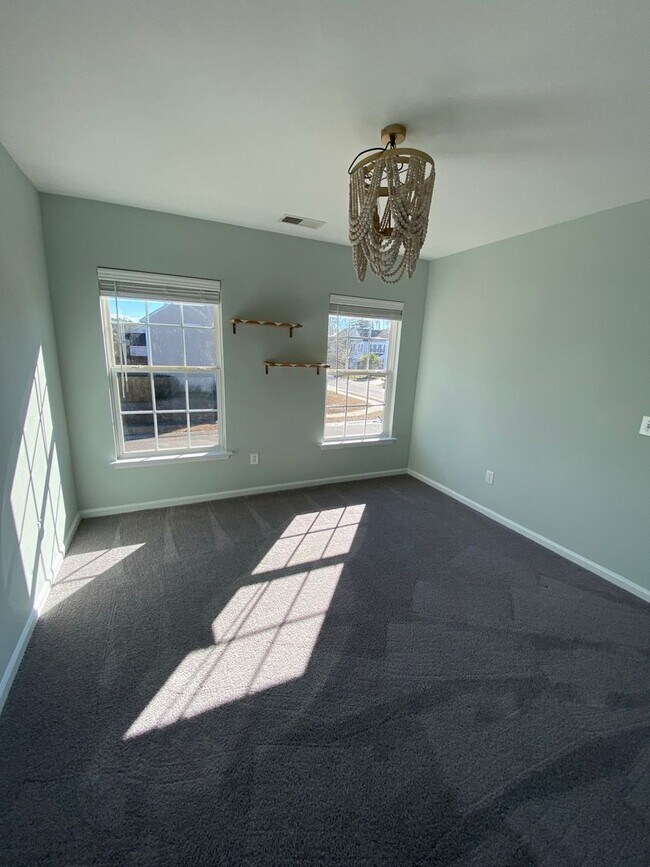 Building Photo - LEGEND OAKS DORCHESTER DISTRICT TWO SCHOOLS