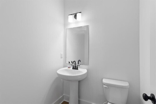 Building Photo - 3376 Macaiva Aly