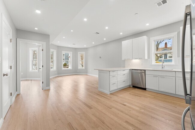 Primary Photo - 23 Dewolf St