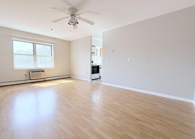 Building Photo - 400 Mt Pleasant Ave