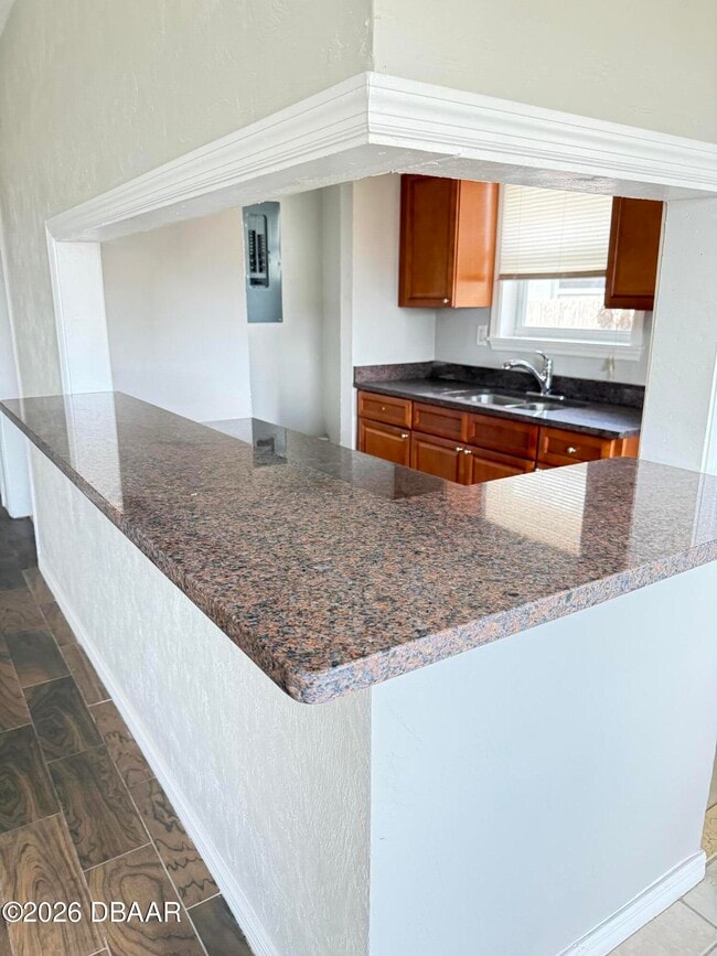 Building Photo - 548 S Caroline St