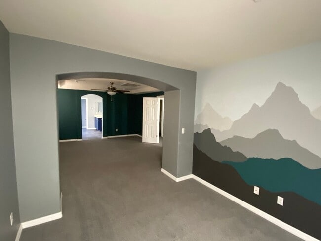 Building Photo - Gorgeous 4Bed/2.5Bath/2Car, 2-Story Residence with Loft in Mountains Edge Area gated Community!
