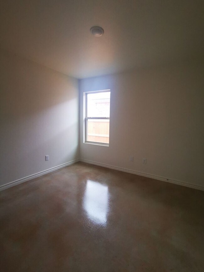 Building Photo - P2-2306 Duntov Drive Temple, TX 76504