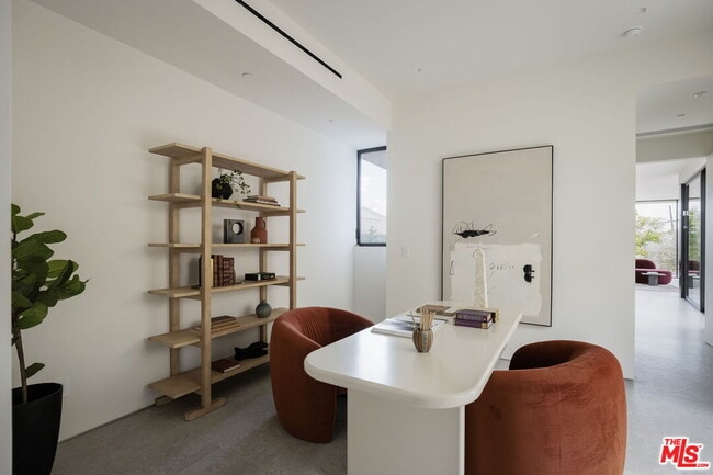 Building Photo - 5208 Sanchez Dr