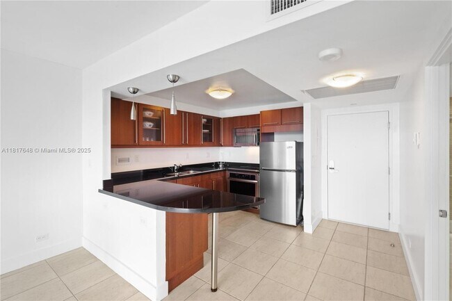 Building Photo - 2301 Collins Ave