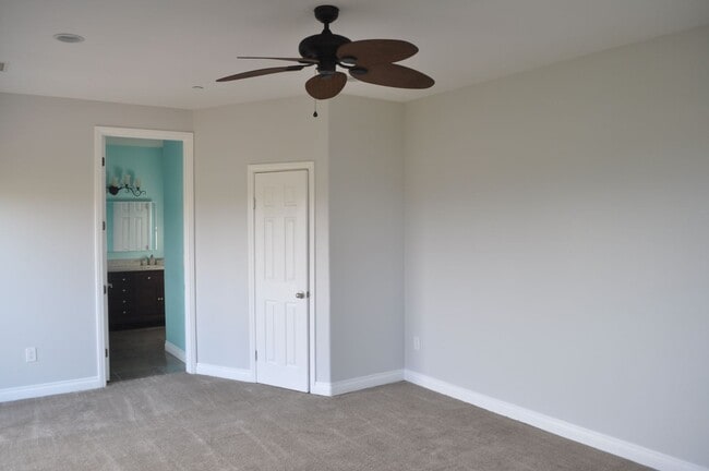 Building Photo - La Mesa Detached 4Br/2BA located in Academ...