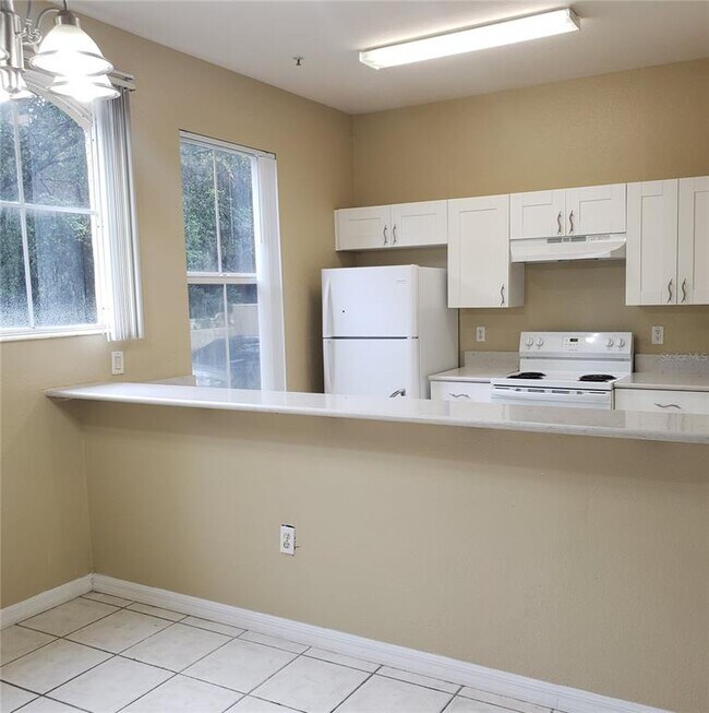 Building Photo - 5016 Sunridge Palms Dr