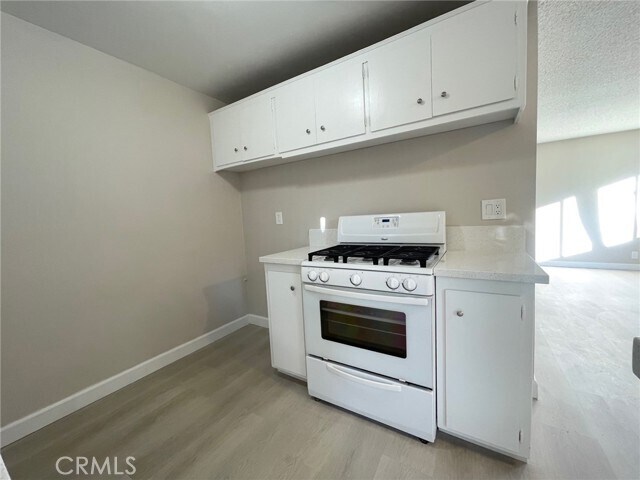 Building Photo - 448 N Terry Way