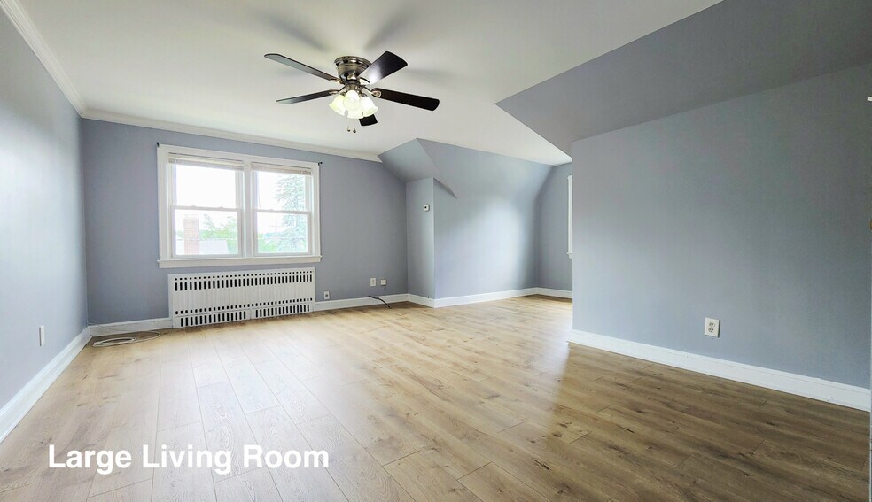 Large Living Room - 63 Hamilton Ave