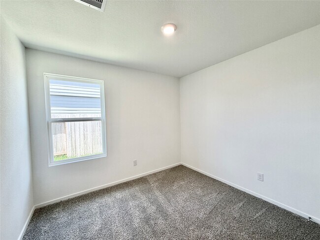 Building Photo - 40839 Hawthorne Glades St