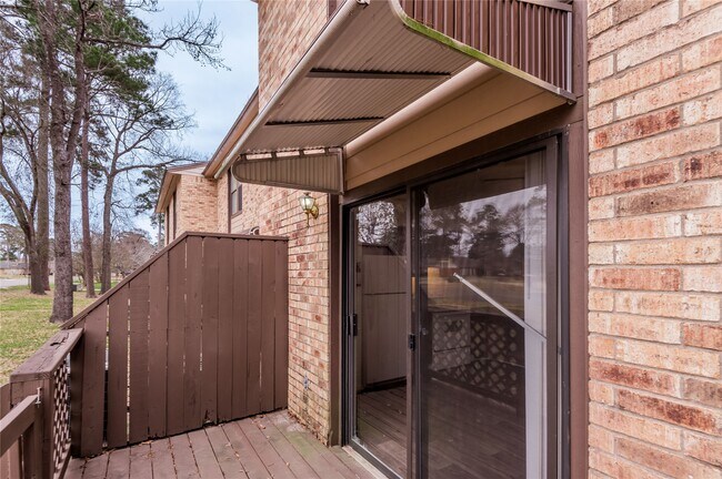 Building Photo - 2521 Crosstimbers Dr