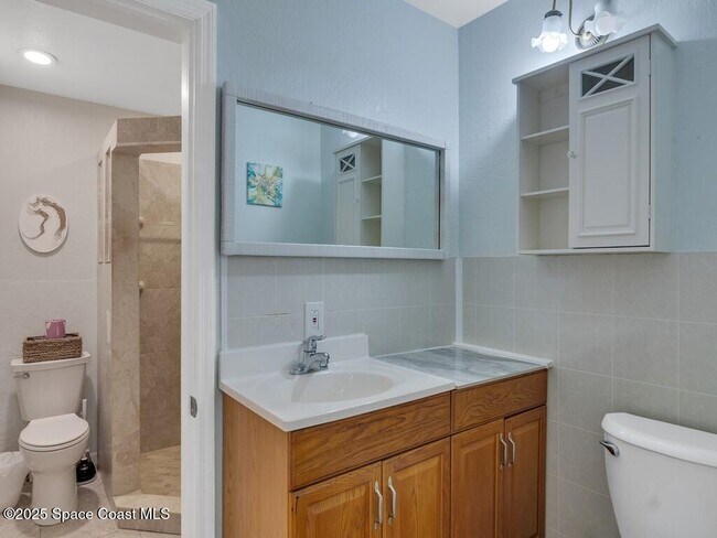 Building Photo - 3957 Canal Dr