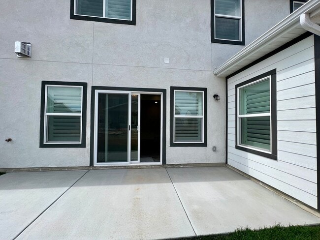 Building Photo - HUGE NEW HOUSE FOR RENT NEAR HILL AFB