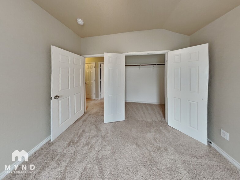 Building Photo - 1417 Castle Creek Dr