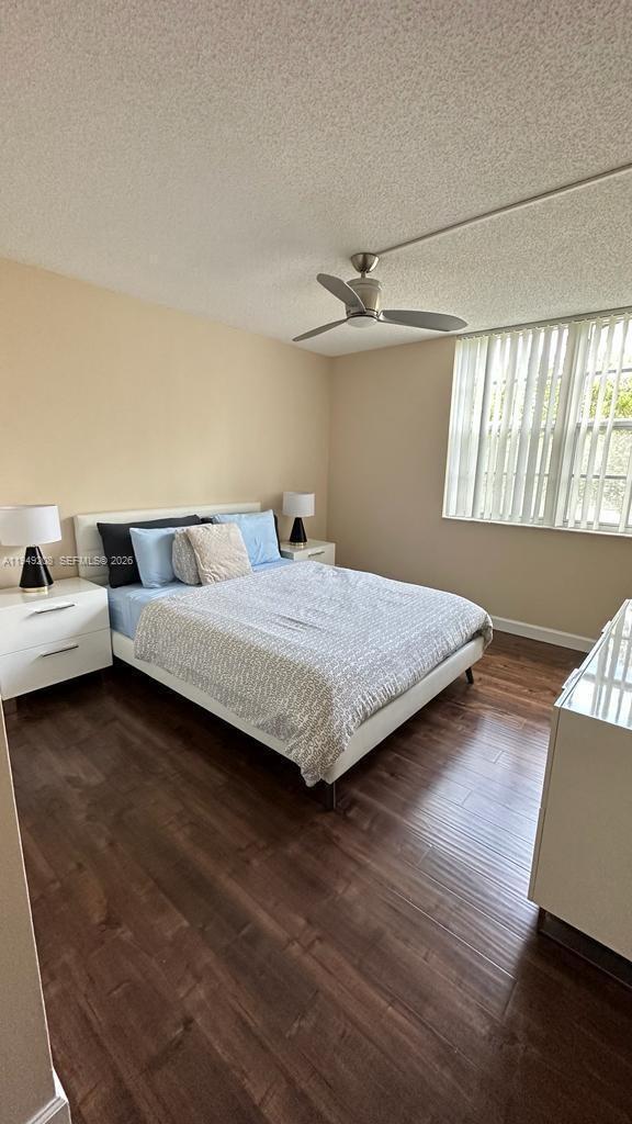 Building Photo - 19901 E Country Club Dr