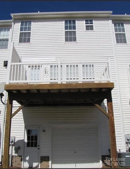 Building Photo - 15610 King Louis Ct