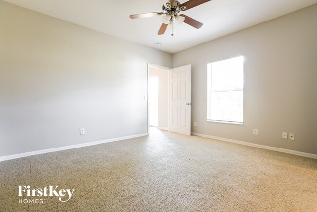 Building Photo - 4167 N Biscayne Dr