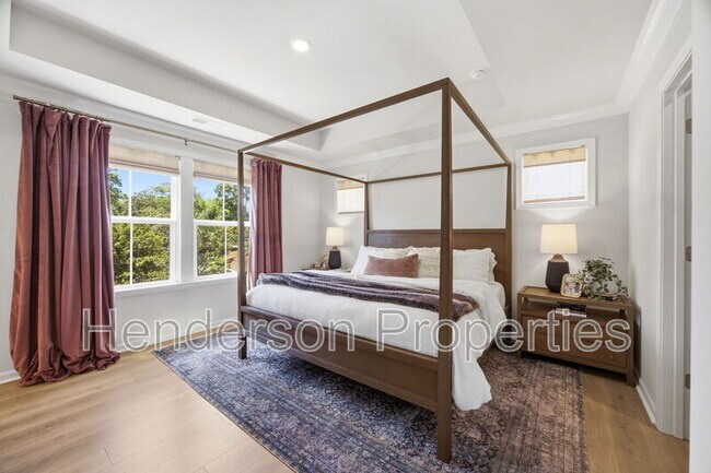 Building Photo - 3008 Oak Landing Dr