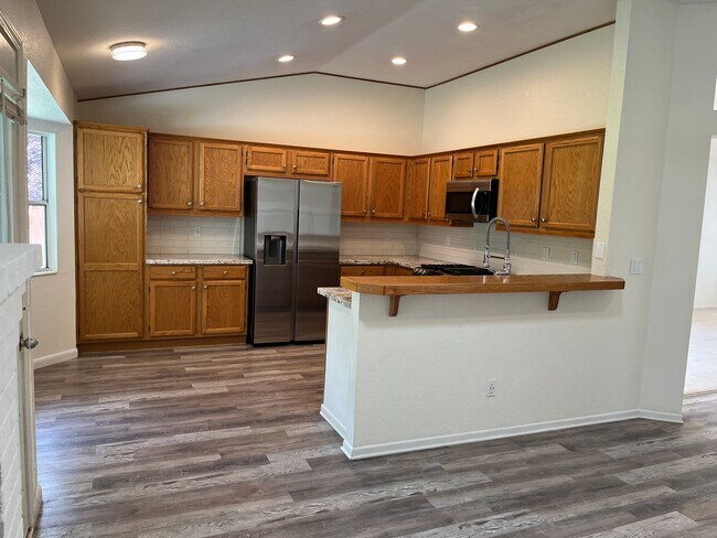 Building Photo - Southwest Reno Hidden Gem - Stunning Back ...
