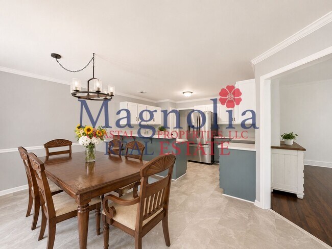 Building Photo - 3 bedrooms, 2 bathrooms in Richmond Hill's Oxford Subdivision