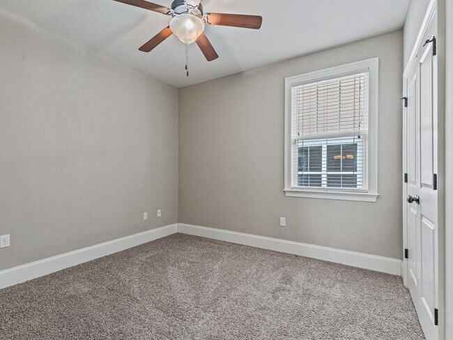 Building Photo - 2590 Manassas Way