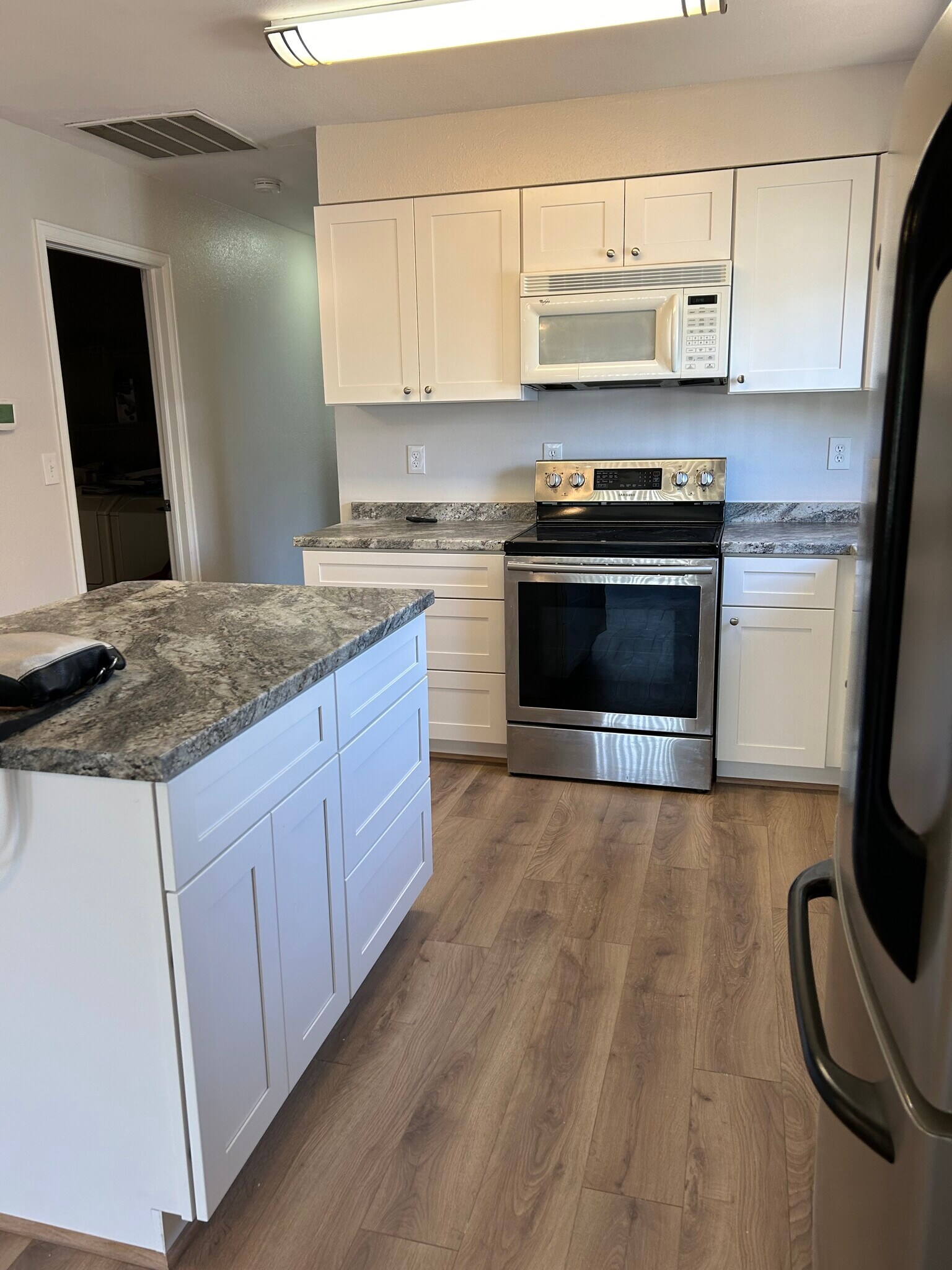 Kitchen - 3737 Roosevelt Ave