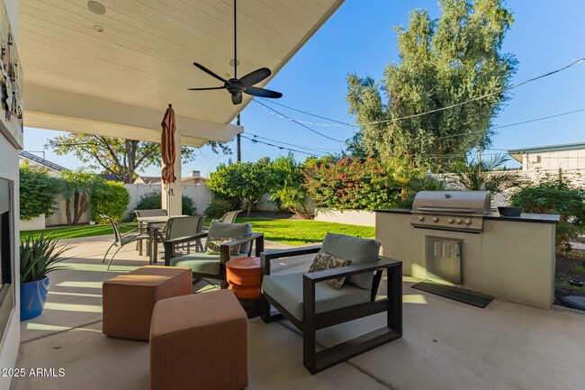 Building Photo - 3810 E Campbell Ave