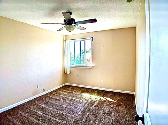 Building Photo - 8010 SE Henry St