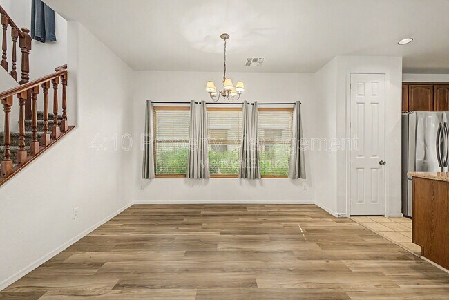 Building Photo - 6355 W Sophie Ln