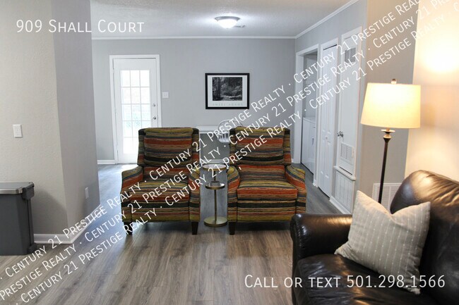 Building Photo - 909 Shall Ct