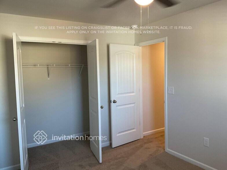 Building Photo - 203 White Flds Ave