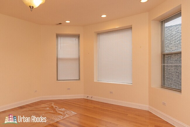 Building Photo - 2537 N Kildare Ave