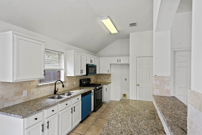 Building Photo - 21055 Southern Colony Ct