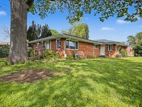 Building Photo - CHASD02