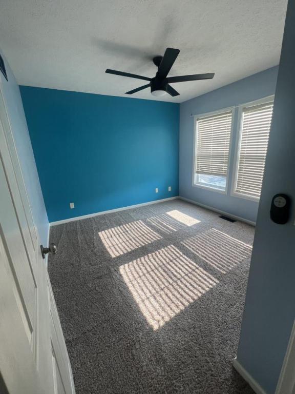 Building Photo - 5825 Crescent Ridge Dr