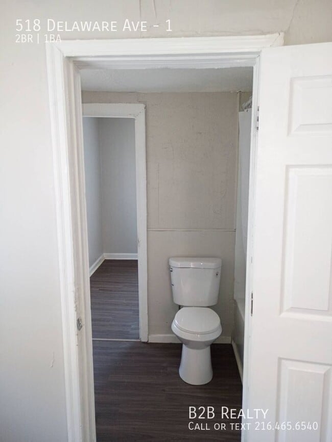 Building Photo - 518 Delaware Ave