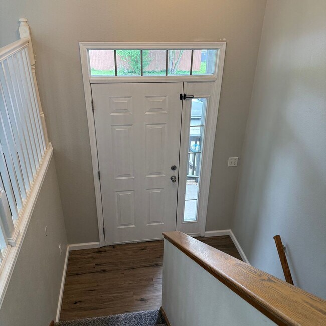 Building Photo - Updated home in Nixa