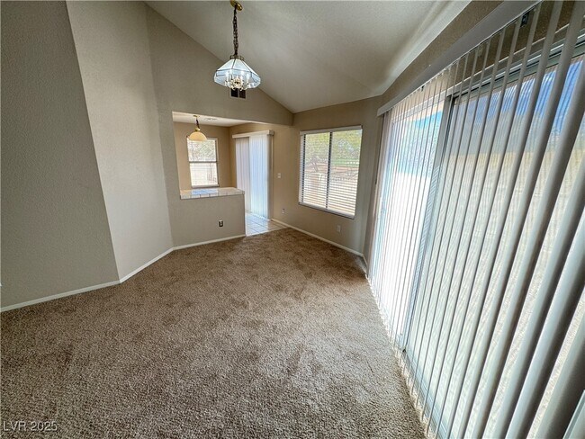 Building Photo - 7273 Vista Bonita Dr