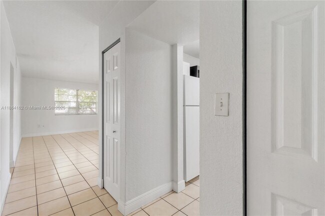 Building Photo - 17255 SW 95th Ave
