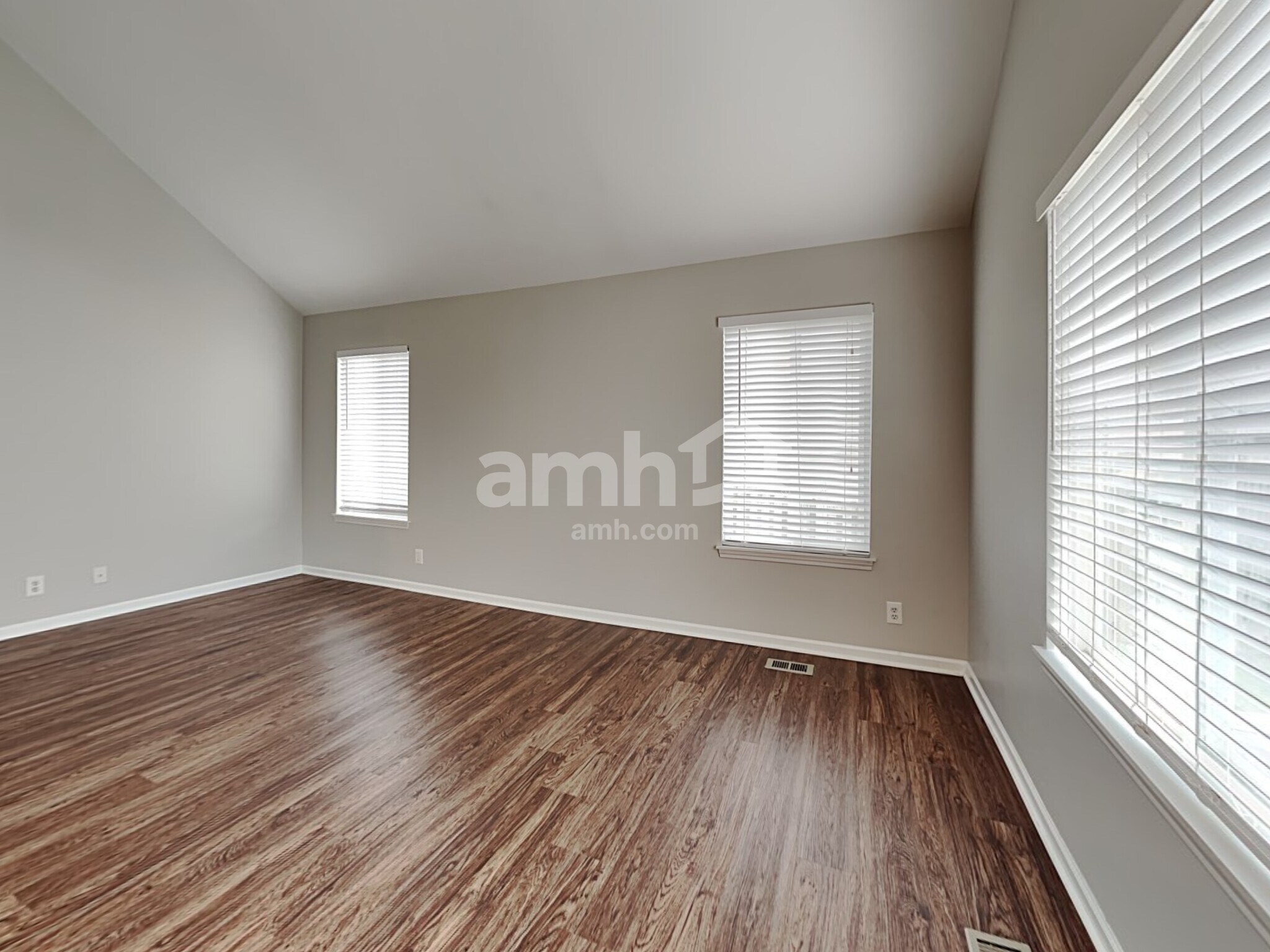 Building Photo - 21748 W Knollwood Dr