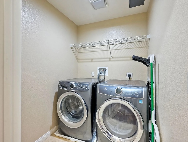 Building Photo - 3857 Pell Pl