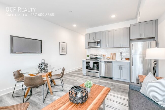 Building Photo - The Royal JR 1 Bed Apartment
