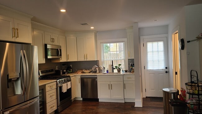 Building Photo - 25 Wilmer St